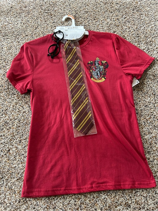 Wizarding World Of Harry Potter Tops - *BNWT* Harry Potter Tee with glasses and tie set -Adult Small